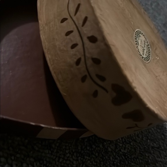 Vintage Heart-Shaped Checkered Wooden Box - Picture 5 of 5